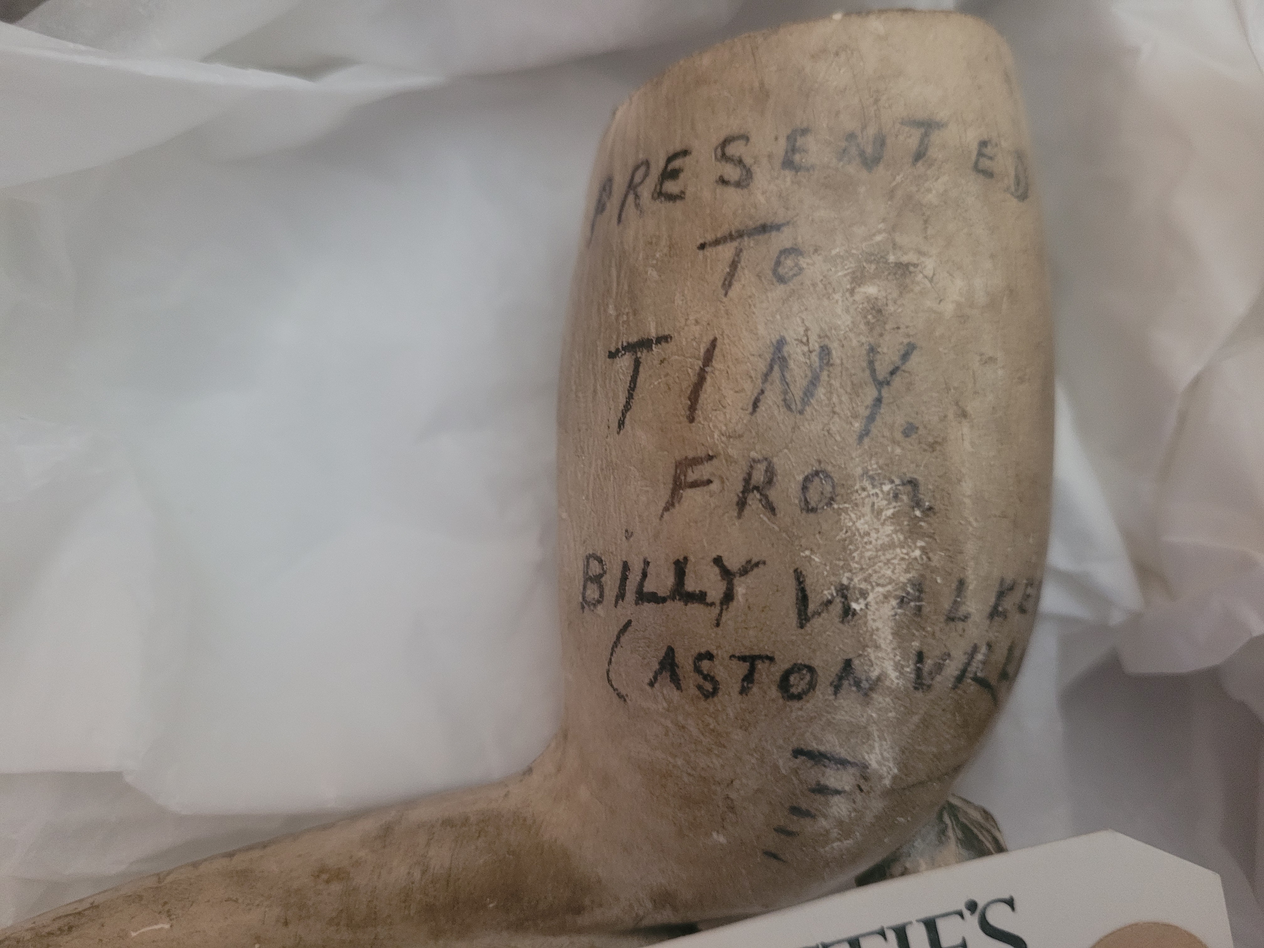 POTTERY PIPE PRESENTED BY ASTON VILLA'S LEGEND BILLY WALKER - Image 2 of 4