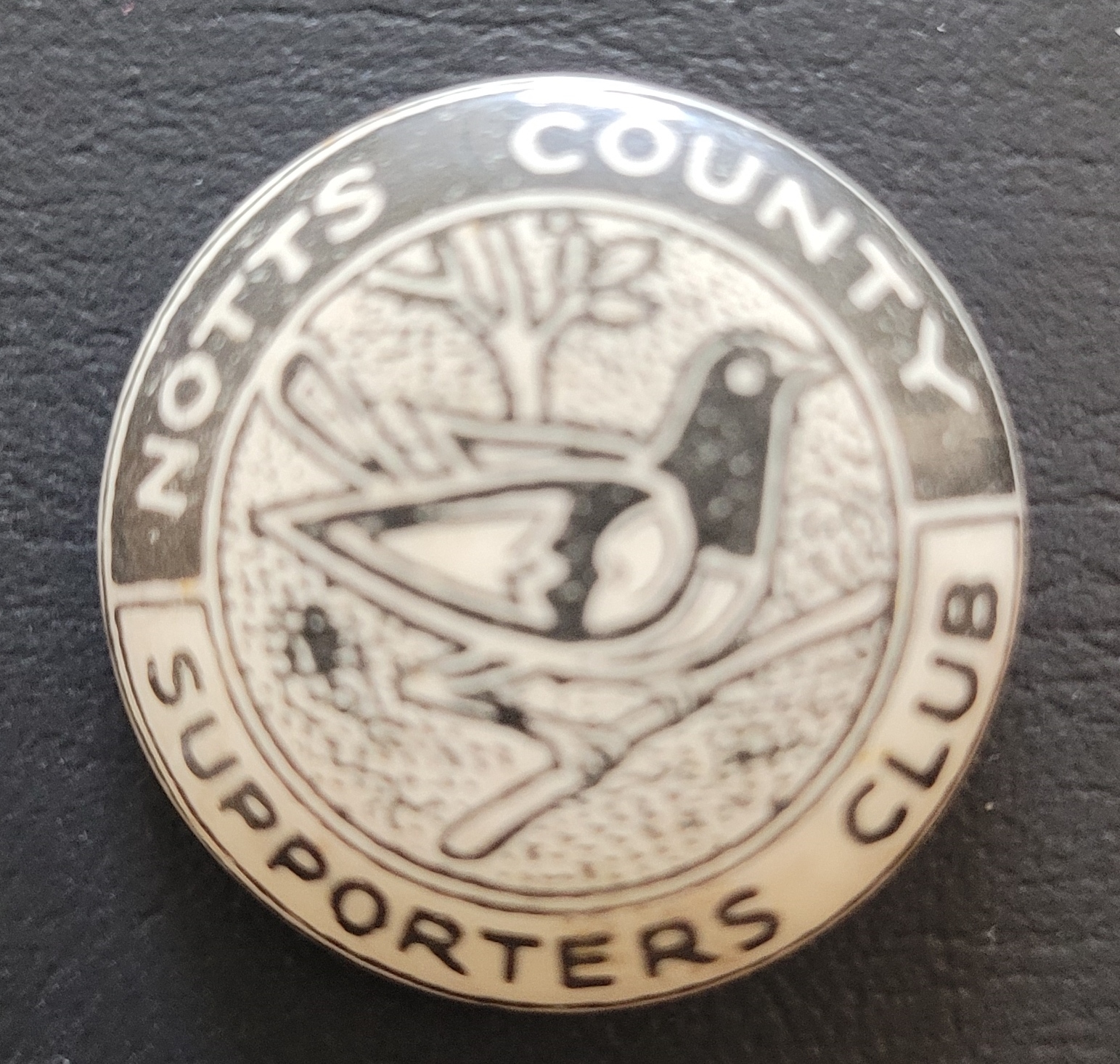 VINTAGE NOTTS COUNTY SUPPORTERS CLUB TIN BADGE