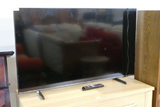 Samsung 43" flat screen TV with remote