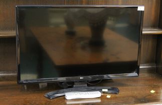 LG 28 ins television with remote