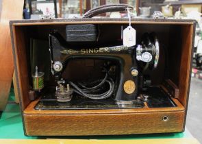 Singer sewing machine in case (no power supply)