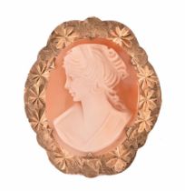 A cameo brooch in 9 ct gold mount, 1971. 4 cm x 3.5 cm.