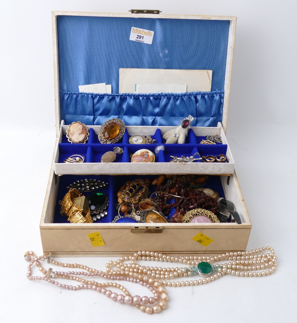 Jewellery box of costume jewellery, pendants, beaded necklaces, brooches,