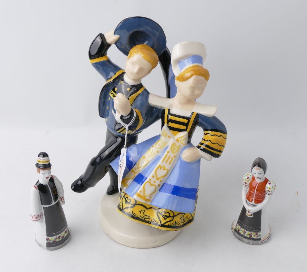 Quimper figurine of dancing couple signed Robert Micheau-Vernez, height 23 cm,
