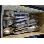 Quantity of vintage cutlery