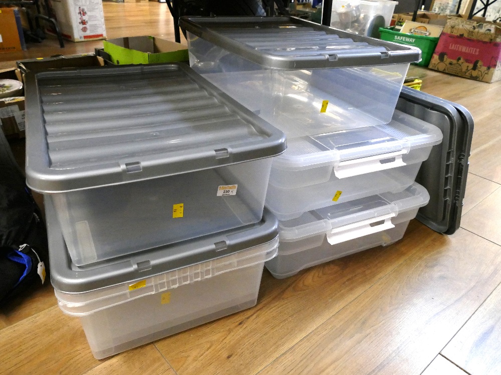 Quantity of lidded storage containers