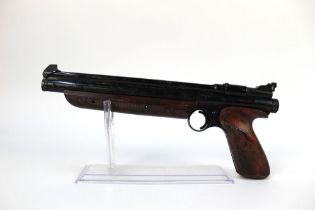 A Crossman Medalist cal 177 pump up air pistol, no visible serial number.