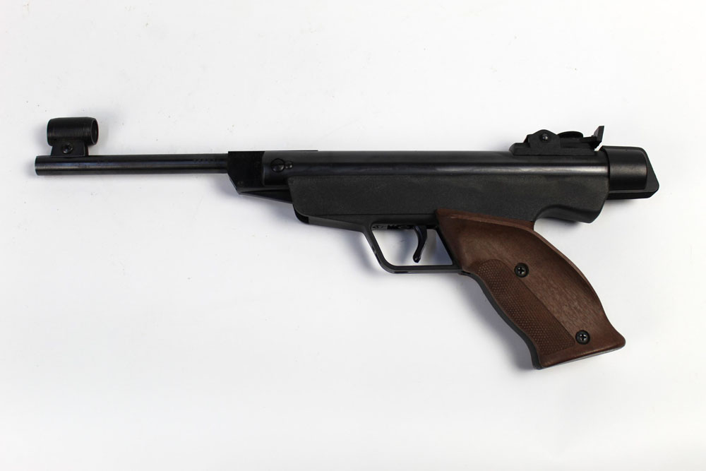 An original model 5 177 air pistol, break barrel Serial No. 799538.