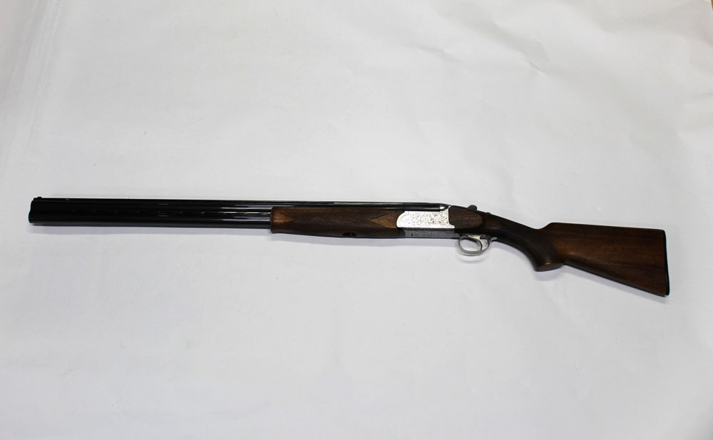 A Browning ? Medalist 12 bore over/under shotgun, with 29 3/4" barrels, multi choke, 70 mm chambers, - Image 2 of 5