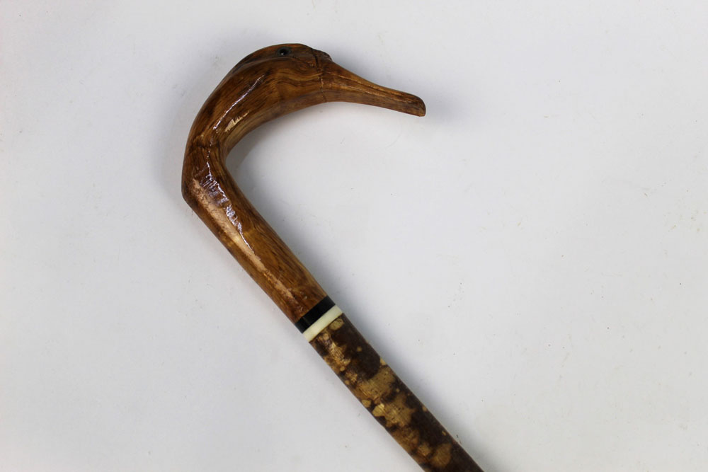 A walking stick with carved wooden handle in the form of a swan, length 133 cm. - Image 2 of 2