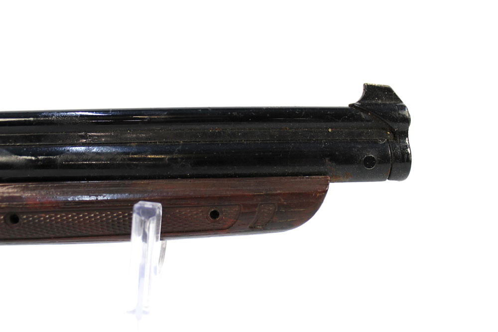 A Crossman Medalist cal 177 pump up air pistol, no visible serial number. - Image 5 of 7