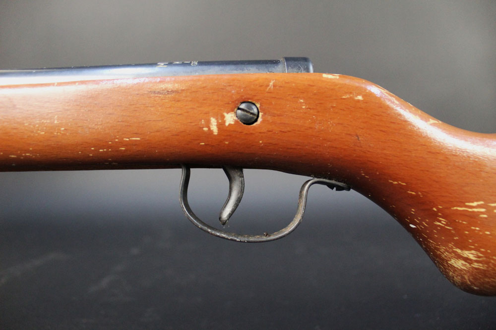 A Milbro Model 16 cal 177 break barrel air gun, no visible serial number. - Image 8 of 9