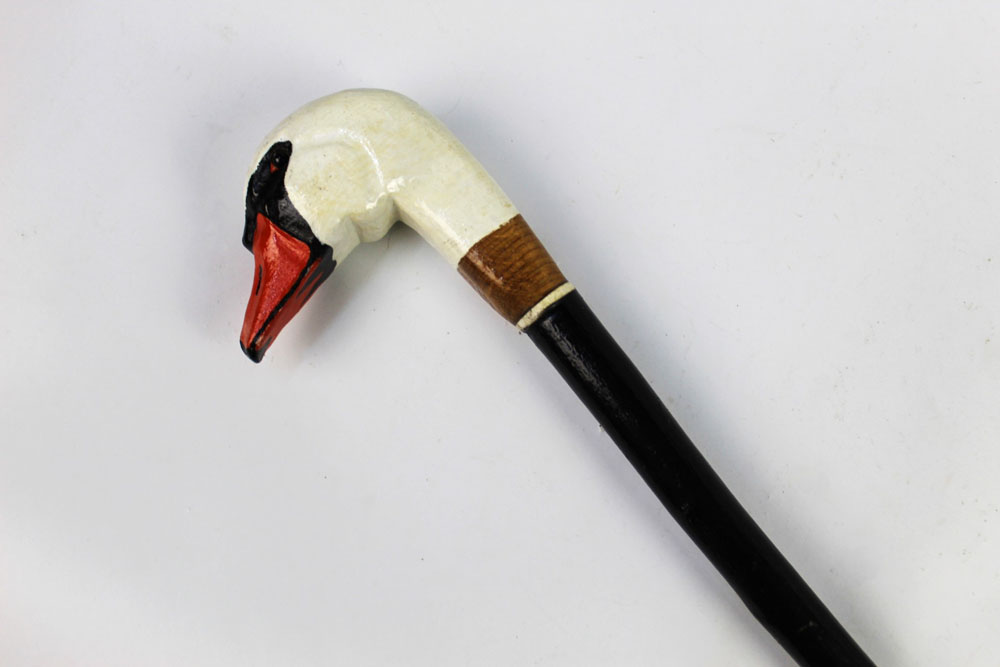 A walking stick with carved wooden handle in the form of a swan, length 136 cm. - Image 2 of 2