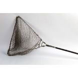 A vintage Hardy landing net, with wooden shaft, head width 47 cm.