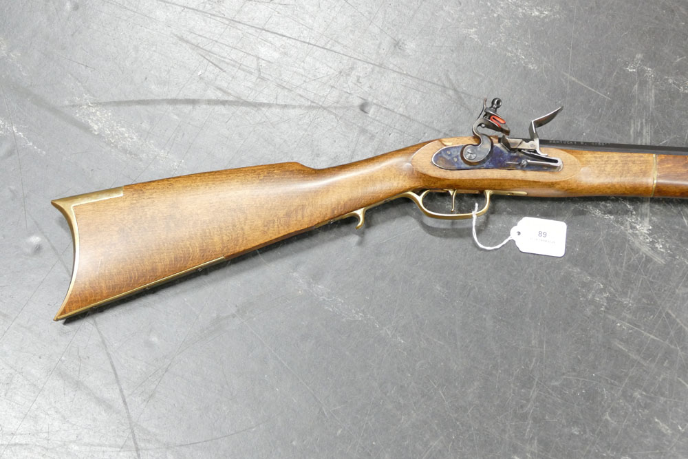 Ardesa a 45 calibre Kentucky black powder flintlock rifle, - Image 3 of 3
