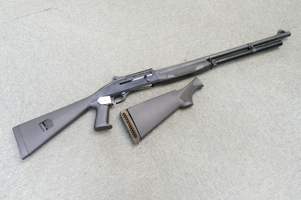 Benelli Model M1 Super 90 12 bore shotgun, self loading 12 shot with a 25" multi-choke barrel,