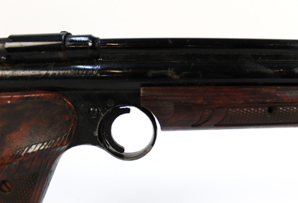 A Crossman Medalist cal 177 pump up air pistol, no visible serial number. - Image 6 of 7