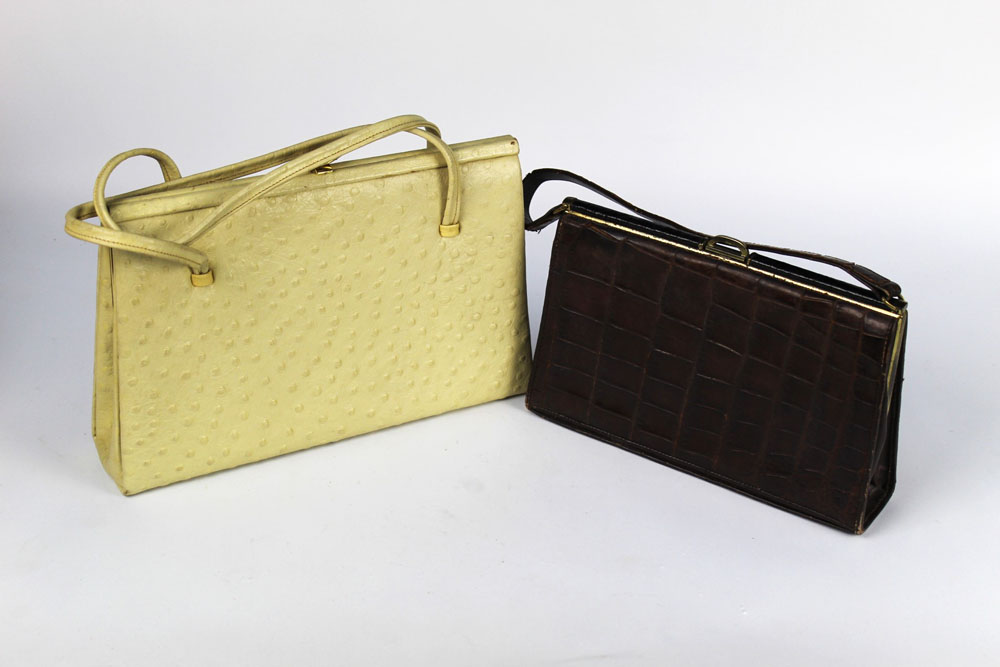 Taxidermy - Two vintage handbags, the first by Eros in Ostrich skin, height 21 cm, width 21 cm, - Image 2 of 2