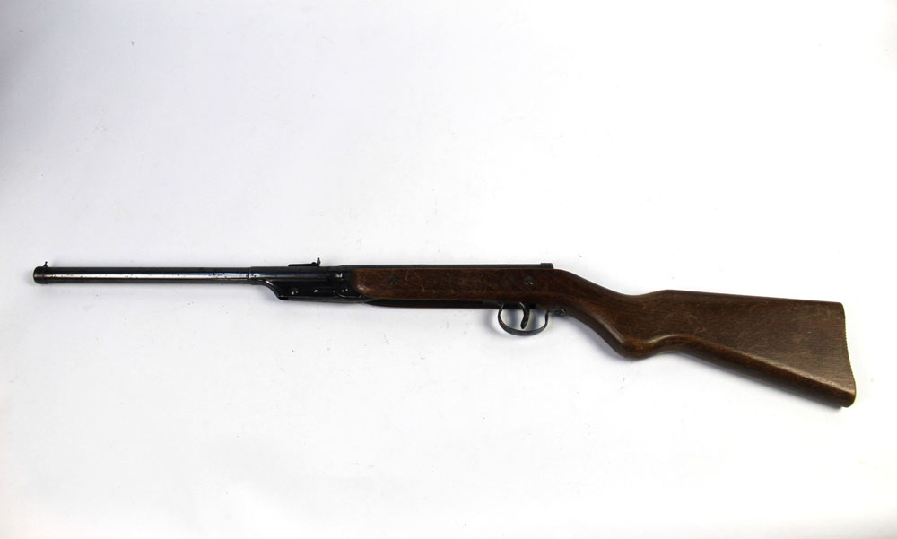 A Diana Model 16 cal 177 air gun, no visible serial number.