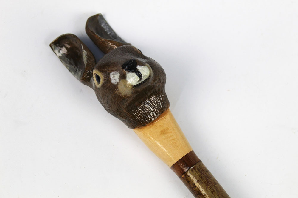 A walking stick with carved wooden handle in the form of a rabbit, length 131 cm. - Image 2 of 3