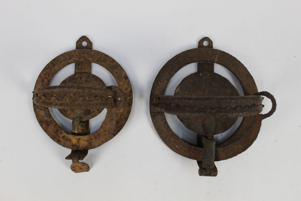 Two pole traps, both unnamed, the largest diameter 14.5 cm, the smallest diameter 13 cm. - Image 2 of 2