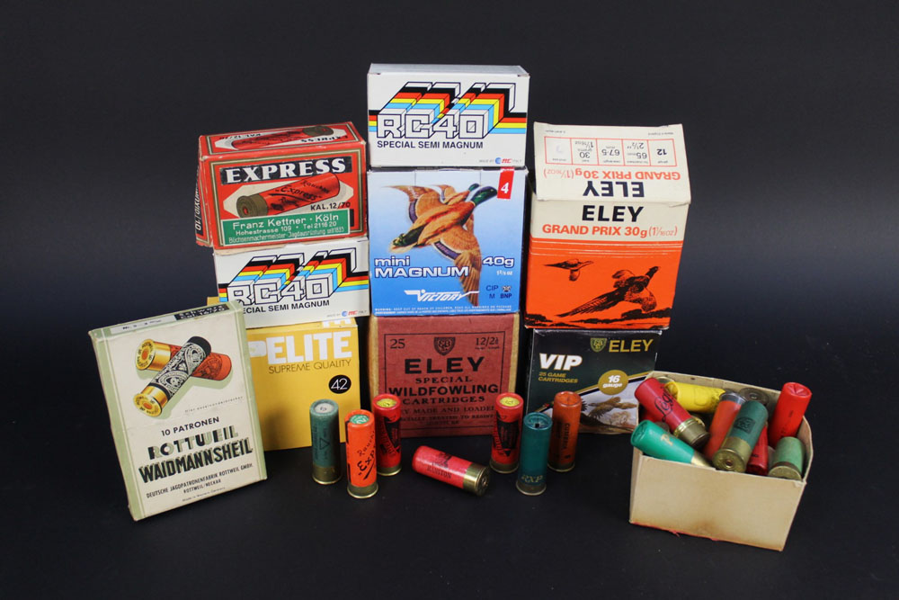 A box of collectors cartridges, plastic and paper cased to include Eley Special Wildfowling box,