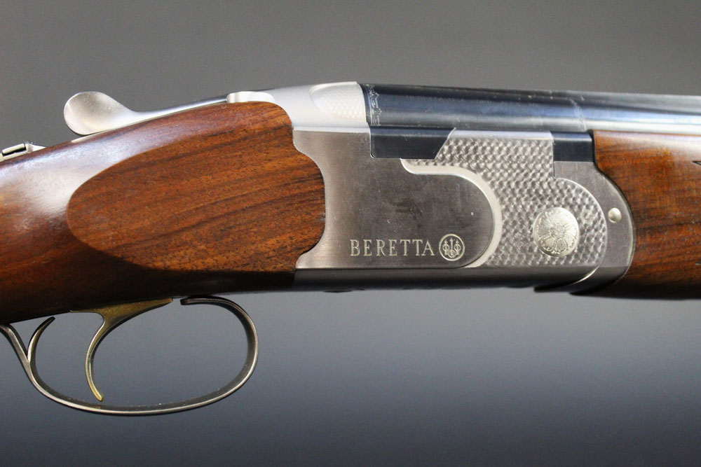 Beretta 686 Onyx 12 bore over/under shotgun with 28" multi choke barrels, 76 mm chambers, ejector,