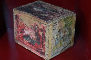 Vintage wooden Chinese tea caddy