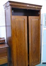 Modern mahogany effect double wardrobe, height 200 cm,
