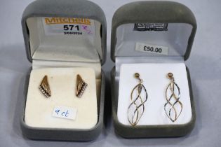 Two pairs of 9 ct gold earrings