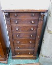 Early 19th century mahogany Wellington chest, height 103 cm, width 50 cm, depth 34 cm.