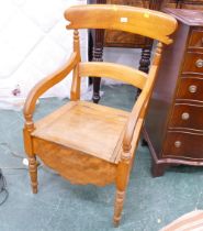 Commode chair