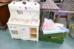 Children's play kitchen and quantity of toys, Peppa Pig,