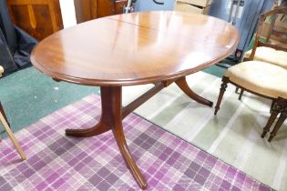 Modern oval extending table