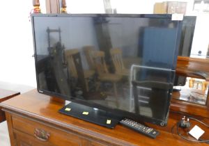 Toshiba 33" flat screen television with remote control