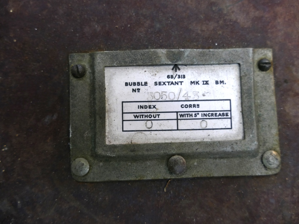 RAF Bubble Sextant Mark 1XBM with case N - Image 2 of 7