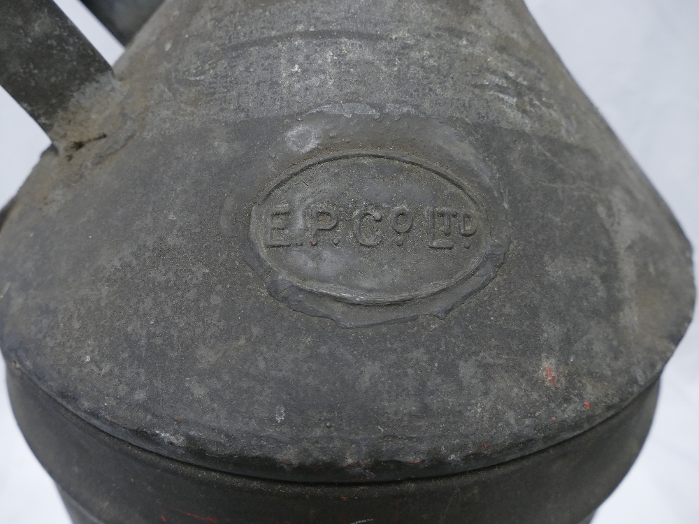 Galvanised EP Co Ltd Oil can, height +/- - Image 2 of 3