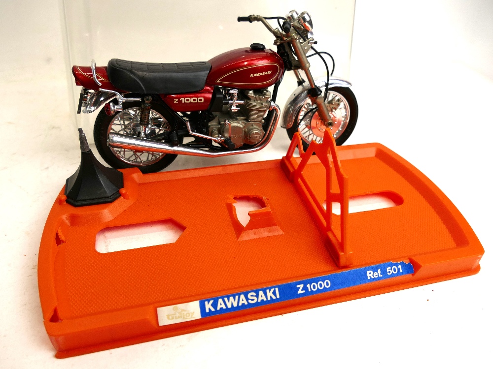 Four Guiloy 1:10 scale motorbike models - Image 5 of 5