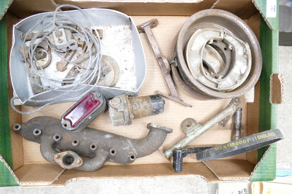 Box of vintage/classic car parts, possib - Image 4 of 5