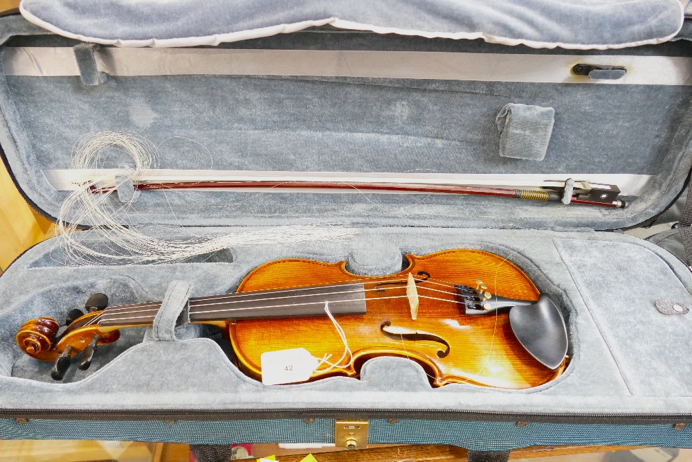 Giovanni half size violin in case