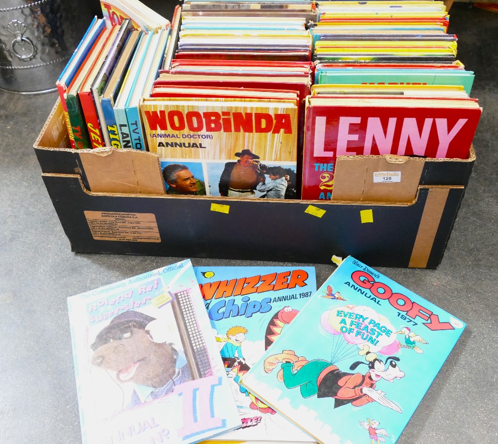 Box of vintage children's annuals, Woobinda, Lenny The Lion, Valiant, Goofy, Tiger, Jet,