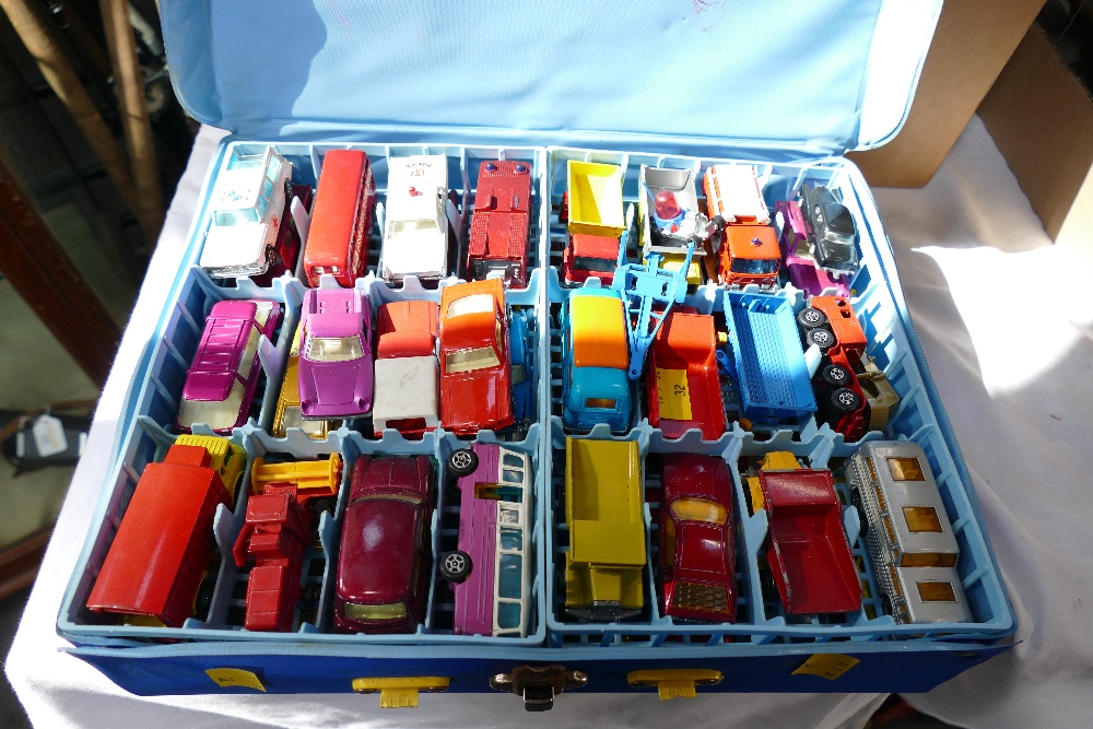 Vintage Matchbox Super Fast collectors carrying case and diecast vehicles