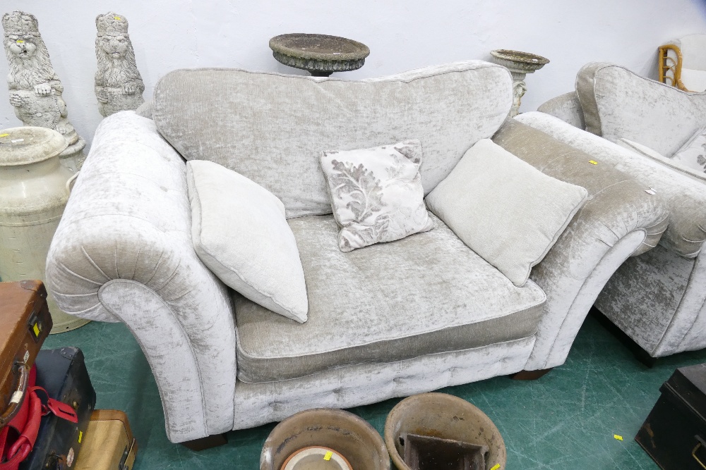 Modern silver buttoned love/snuggle chair