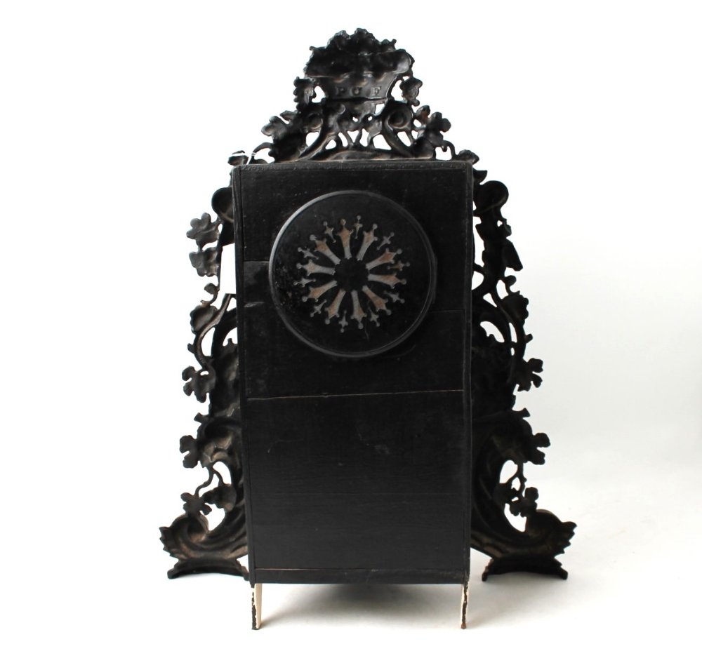 Reproduction cast metal shelf clock with battery operated interior, - Image 2 of 7