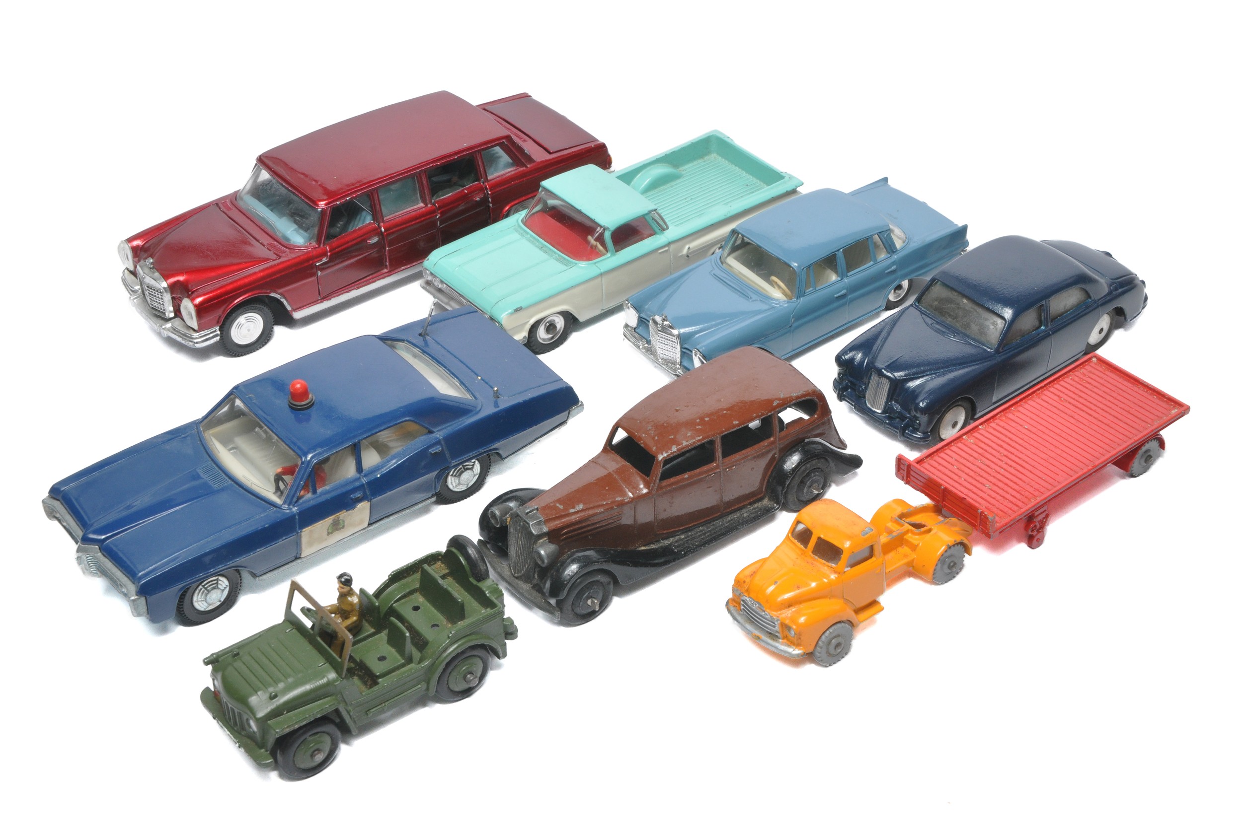 Dinky group of loose diecast issues as shown. Generally good to very good.