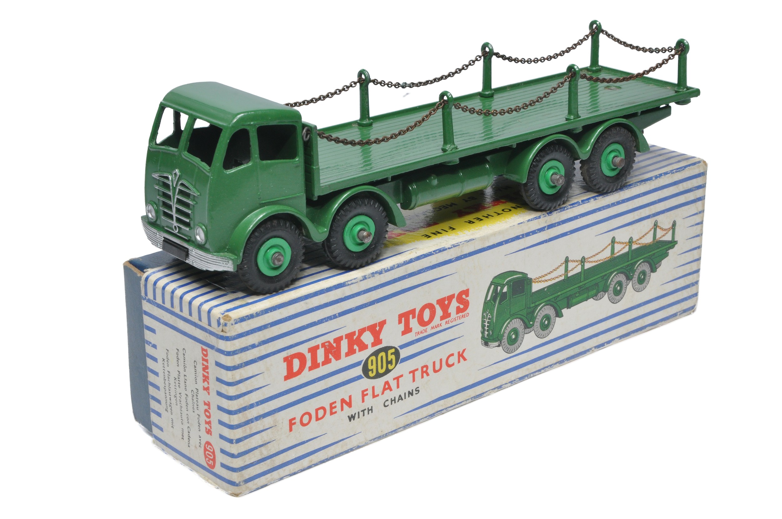 Dinky No. 905 Foden Type 2 Flat Truck with Chains. Green with mid-green hubs. Displays generally