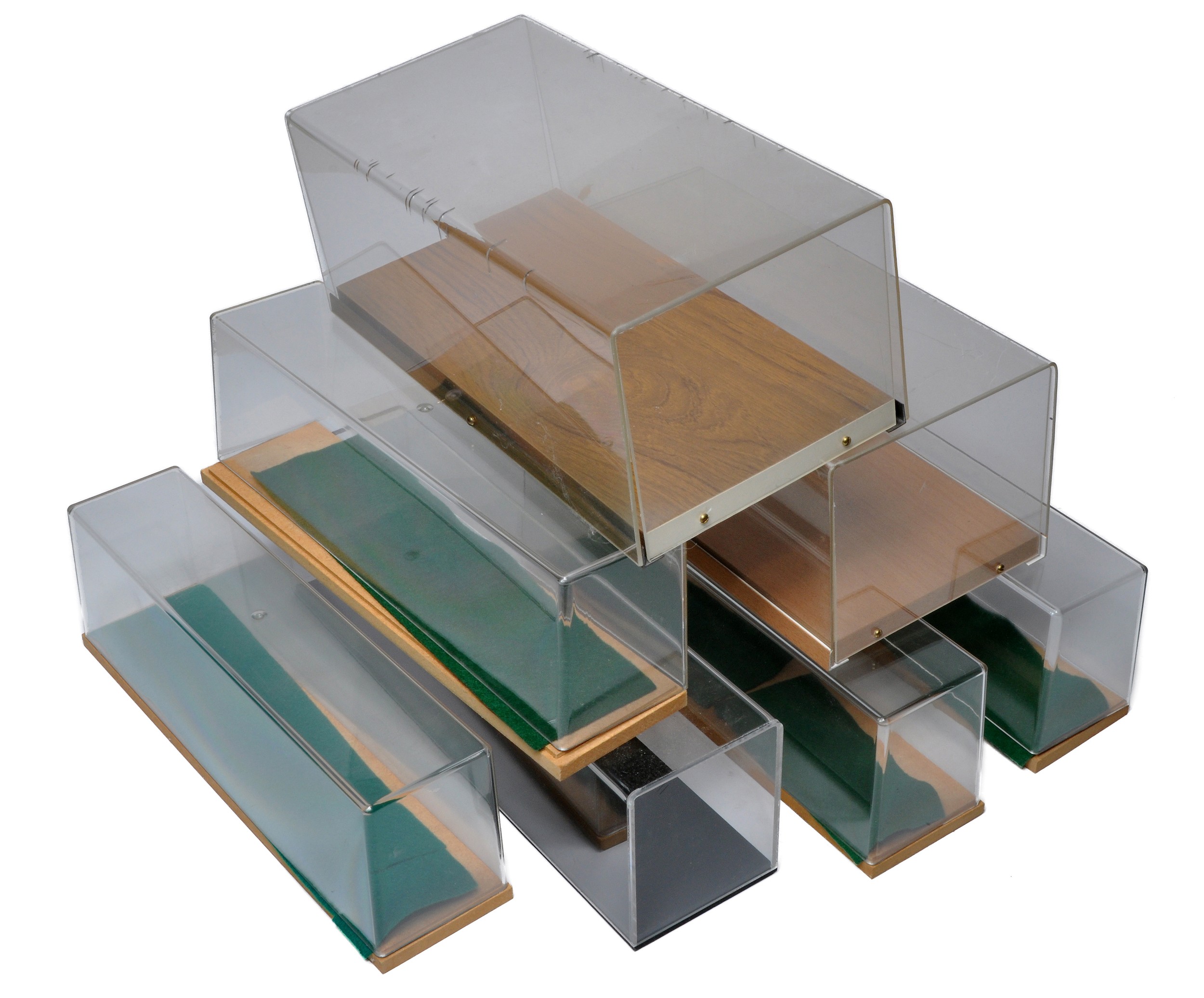 A quantity of model display / presentation cases, various sizes, as shown.