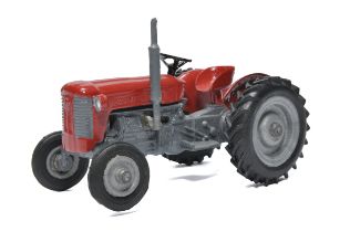 Jue (Brazil) vintage model of the Massey Ferguson 65 Tractor. Displays very good to excellent.