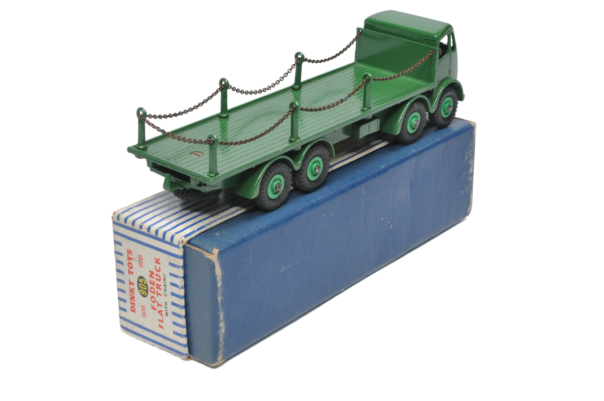 Dinky No. 905 Foden Type 2 Flat Truck with Chains. Green with mid-green hubs. Displays generally - Bild 2 aus 2