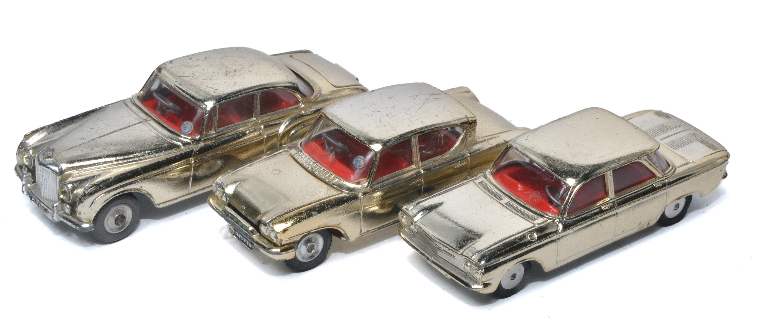 Corgi group of various loose diecast issues including contents for Golden Guinea Gift Set.